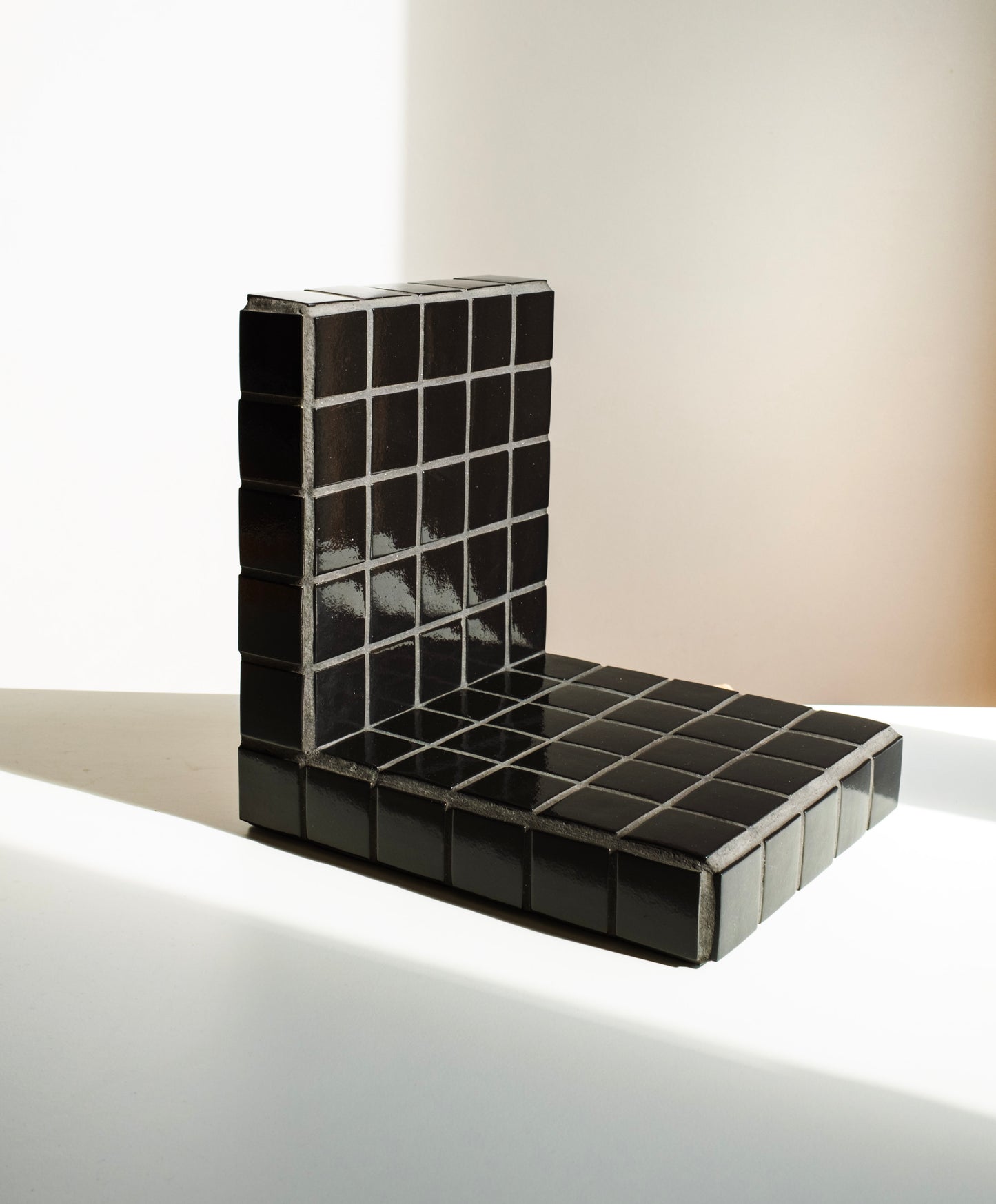 ELLA 20 - The glass tiled shelf - Black