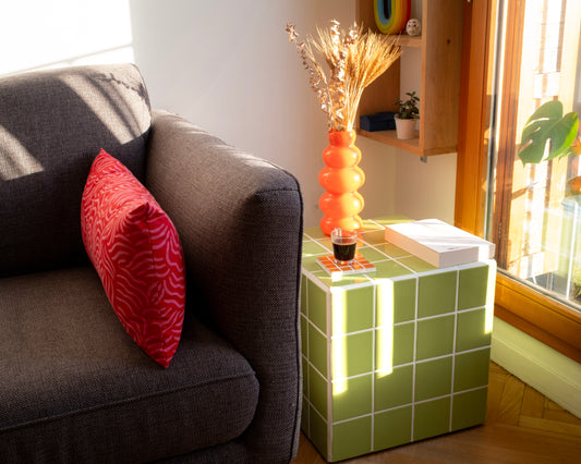Table de chevet / d'appoint design en céramique vert lime brillant – UBIK 40 Cube