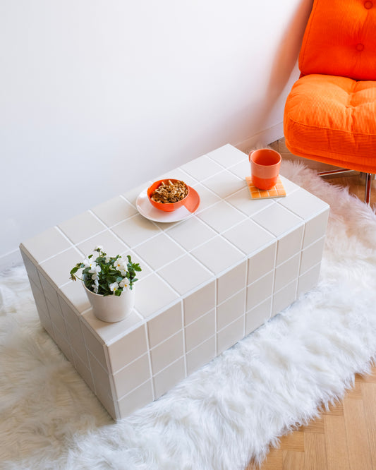 Table basse design en céramique blanc ivoire mat – CAPSULE